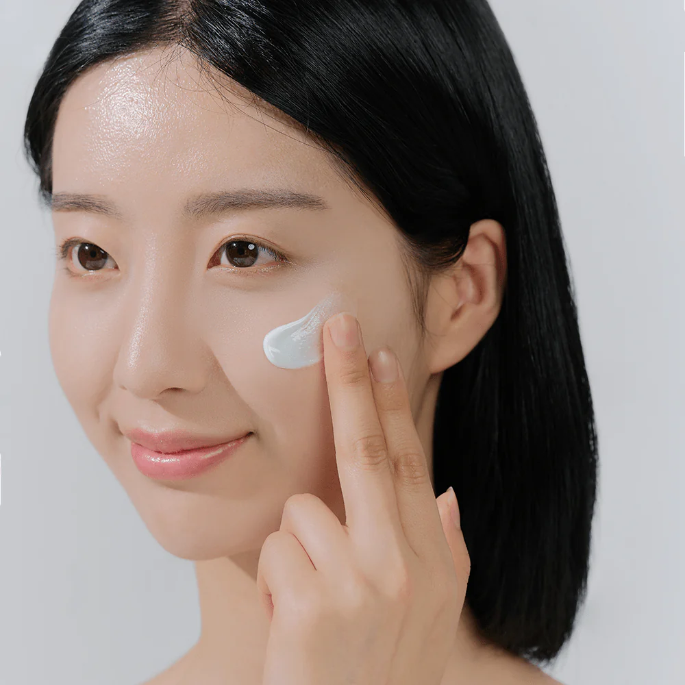 Hyalu-Cica Water-Fit Sun Serum SPF50+ PA++++ - Image 5